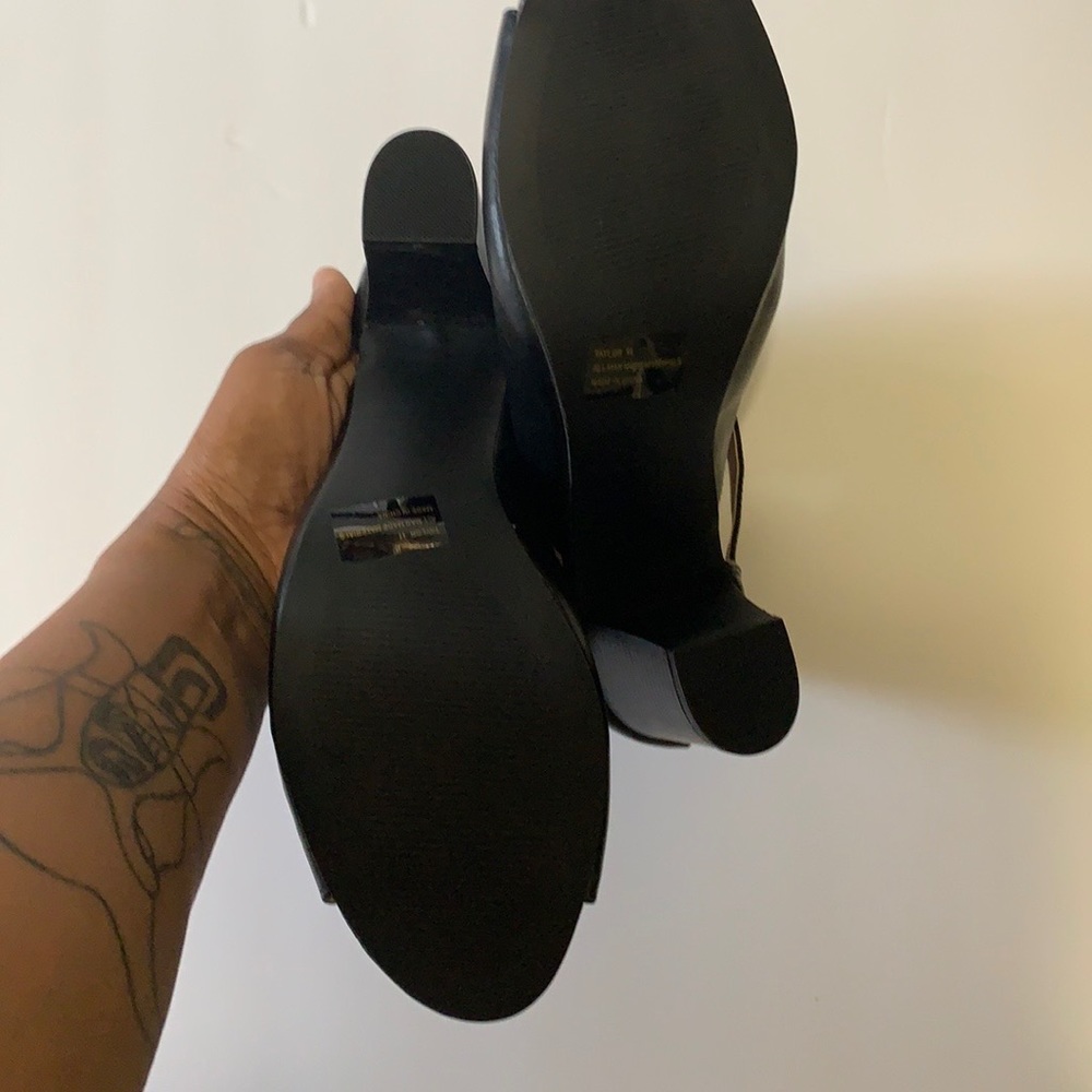 Size 11 Charlotte Russe Black Leather Double-Buckle Heels. - Picture 3 of 5